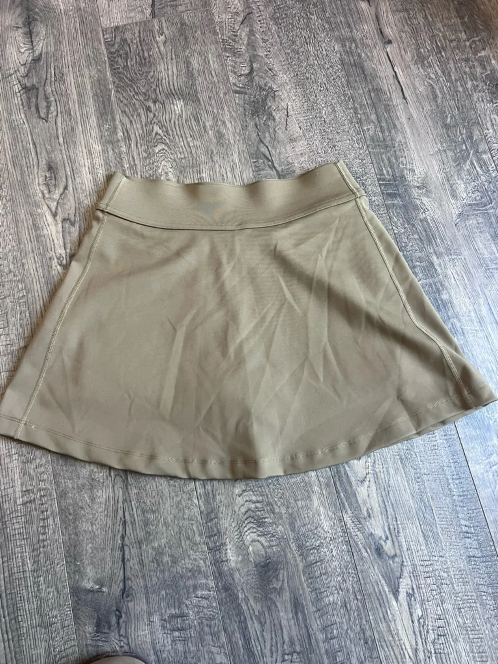 NEW Cream Yoga Carrie Bra Top & Evelyn Skort Set in Army Green - Picture 6 of 11